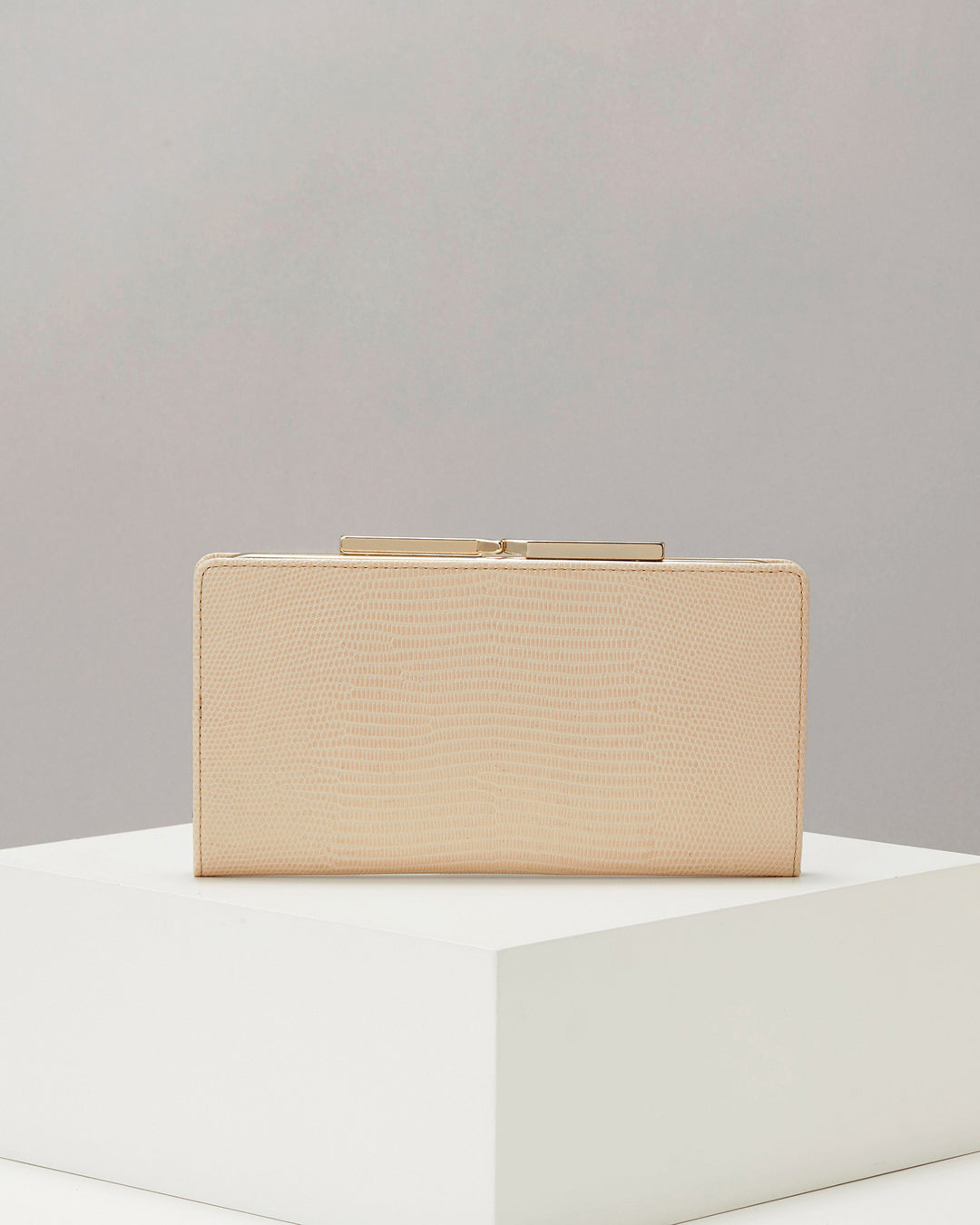 LUCIA イタリアンレザー リザード型押し がま口長財布