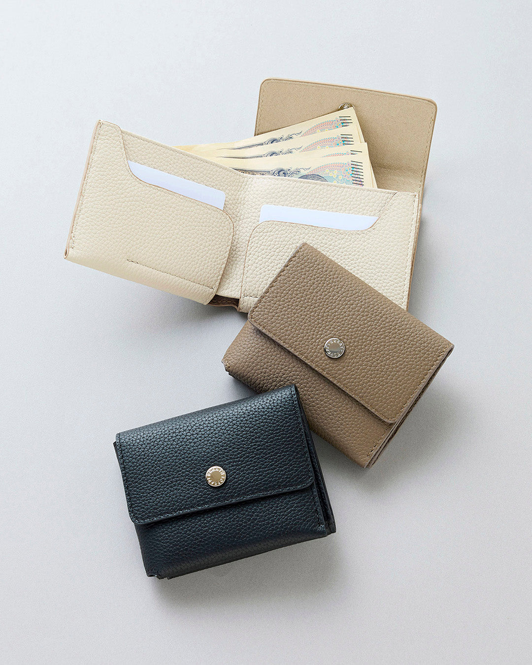 ELAN シュリンクレザー 折り財布