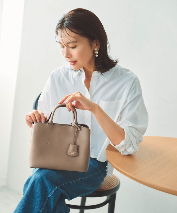 フロントステッチ レザーミニショルダーバッグ