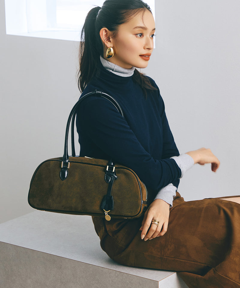 スエード エナメルコンビ ワイド ボストンバッグ チャーム付き