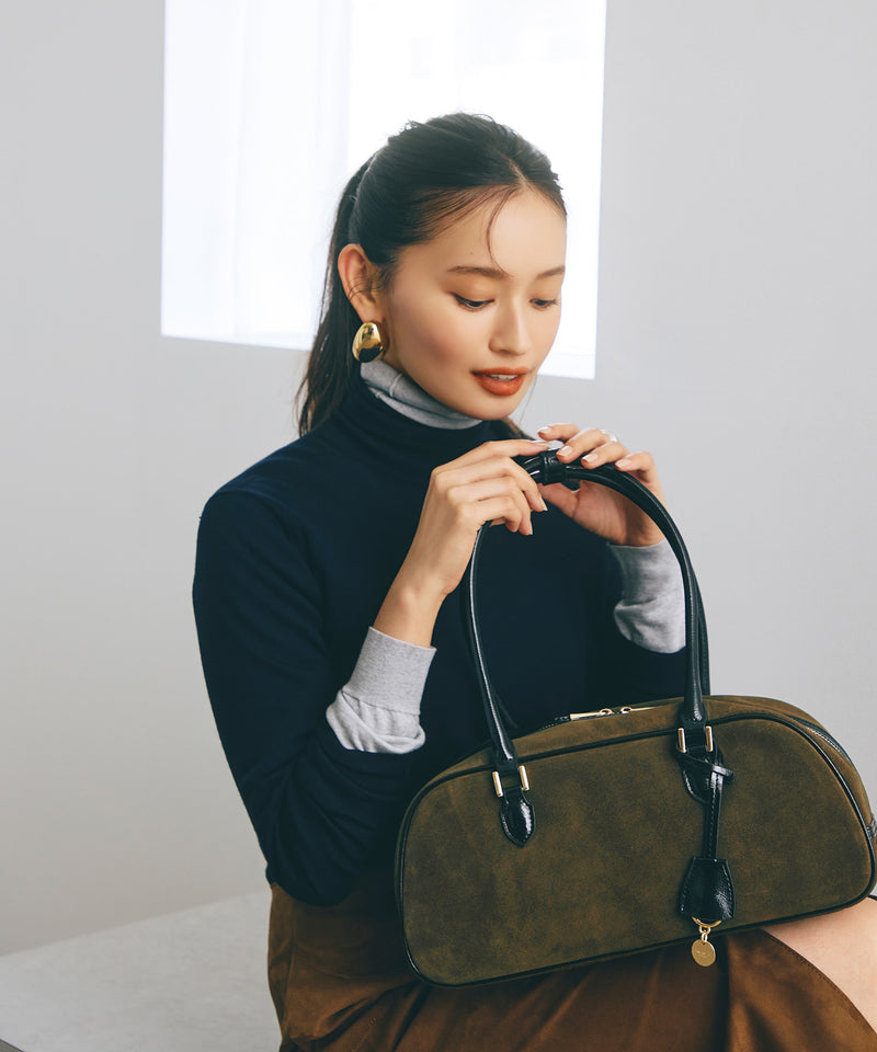 スエード エナメルコンビ ワイド ボストンバッグ チャーム付き