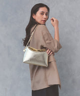 ソフトレザー フラップ ワンハンドル ショルダーバッグ