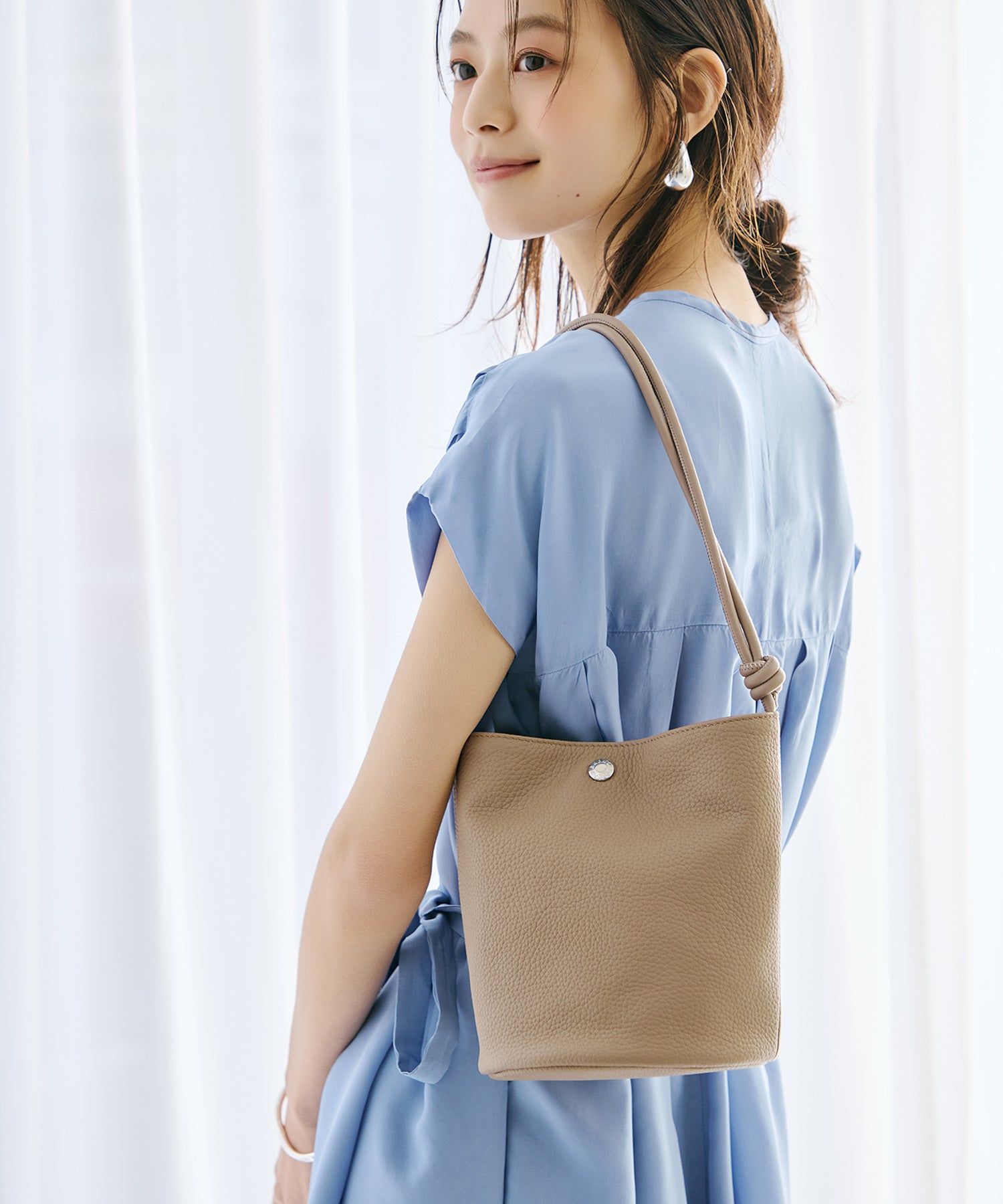 新色追加】シュリンクレザー ノットハンドル ショルダーバッグ