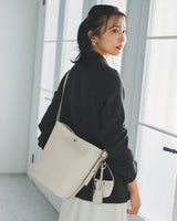 【公式限定】ELAN エラン シュリンクレザー ワンショルダーバッグ チャーム付き