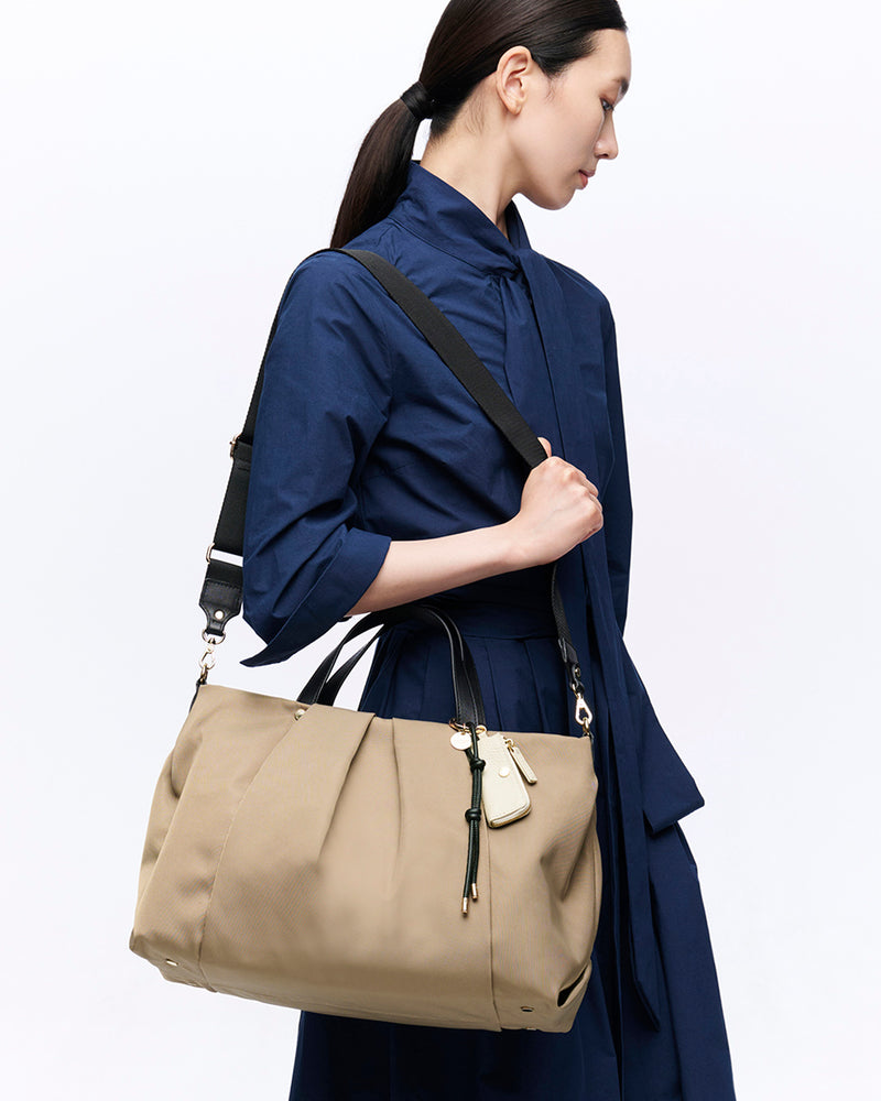 専用様2WAYトートバッグ 公式限定】Lien リヤン タックシルエット 2WAY トートバッグ チャーム