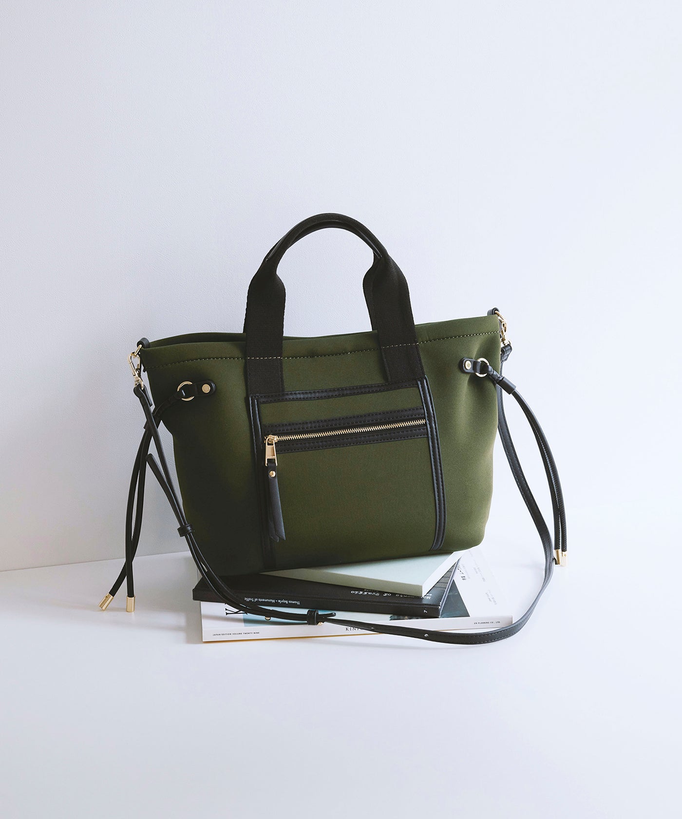 5020640022249976_1a_1400x.jpg?