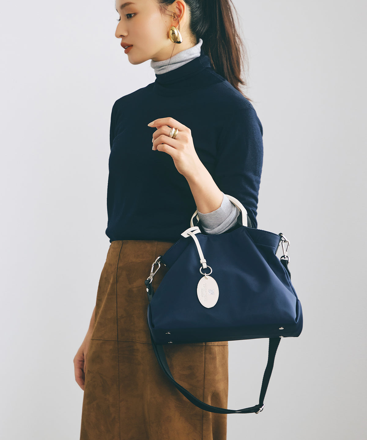 ネイビーショルダーバッグ人気ブランドおすすめ|TOPKAPI(トプカピ)