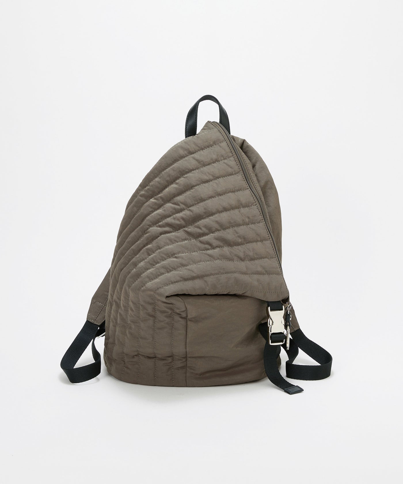 ナイロン キルティング アシンメトリー リュック – TOPKAPI（トプカピ）