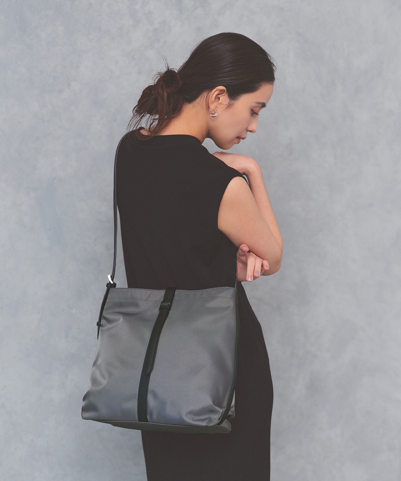 ナイロン センターベルト 2way ショルダーバッグ 軽量 / 肩掛け