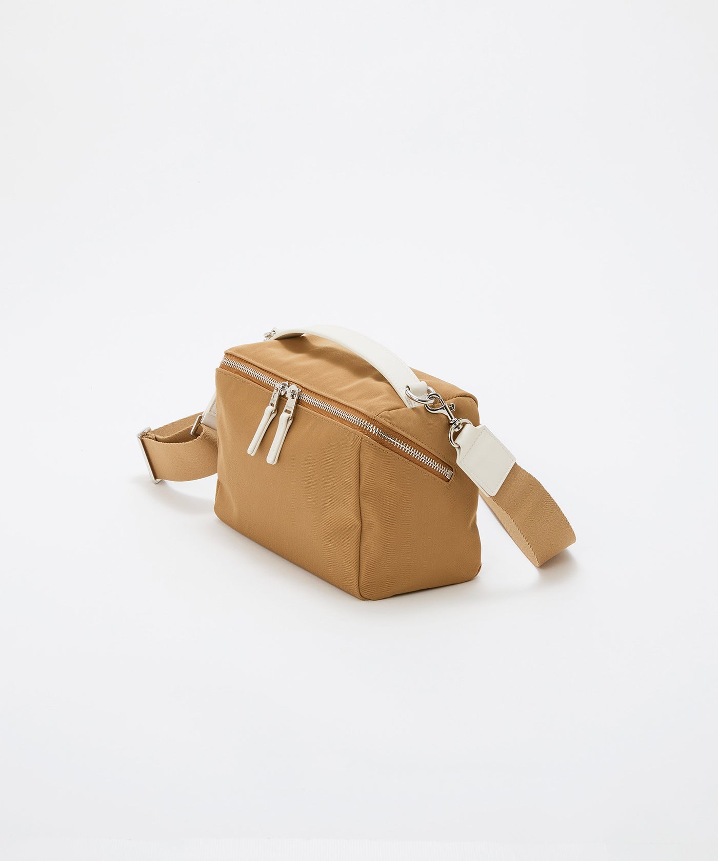 撥水】マット ナイロン ボックス型 ショルダーバッグ – TOPKAPI