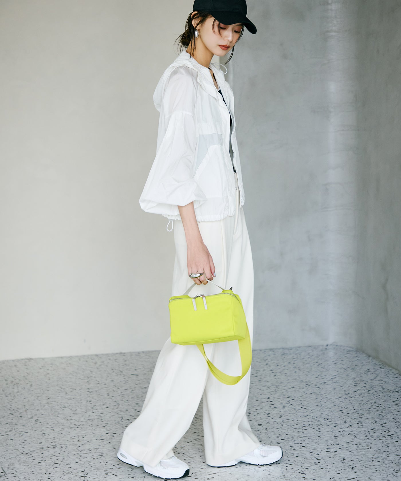 撥水】マット ナイロン ボックス型 ショルダーバッグ – TOPKAPI