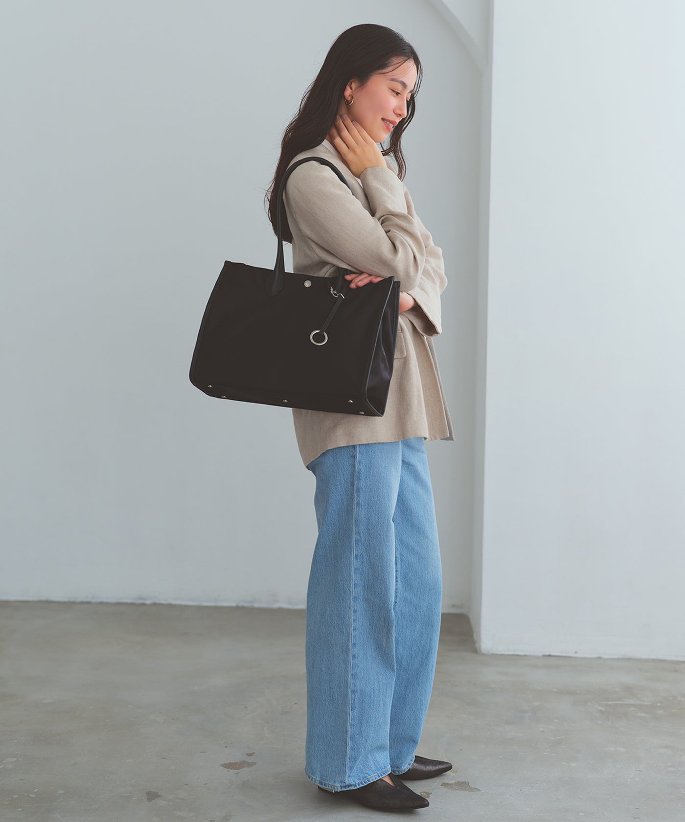 PRIM プリム ナイロン スクエア トートバッグ チャーム付き A4 / 軽量