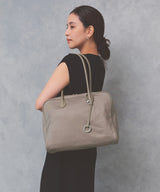 【撥水】）PRIM プリム ナイロン ラウンドスクエア ボストン トートバッグ チャーム付き　A4 / 軽量