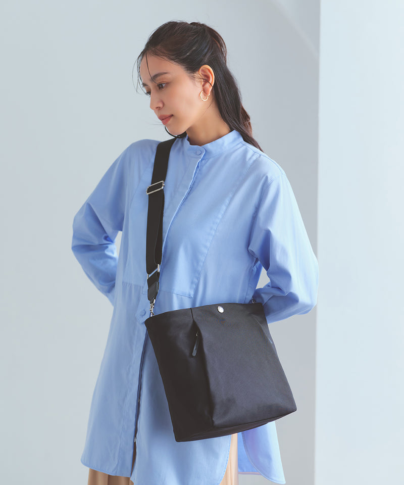 SLANT スラント ナイロン ユーティリティ ショルダーバッグ – TOPKAPI