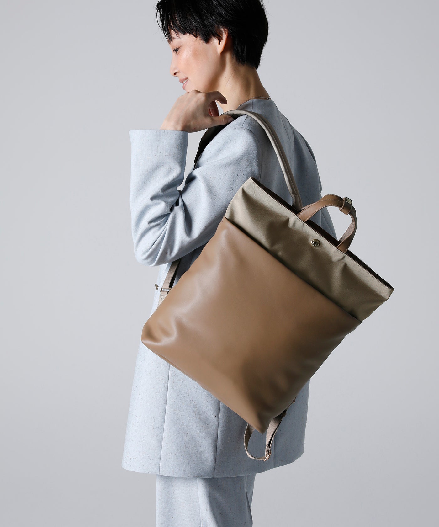 【超美品】リネア レザーコンビ リュック バックパック　A4 / 軽量 LINEA リネア レザーコンビ リュック バックパック A4 / 軽量