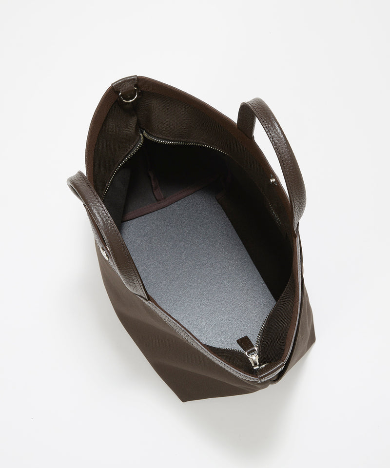 【塚田有紀子さんコラボ】NORM ノーム リサイクル ポリエステル シュリンクレザー コンビ B5 トート バッグ