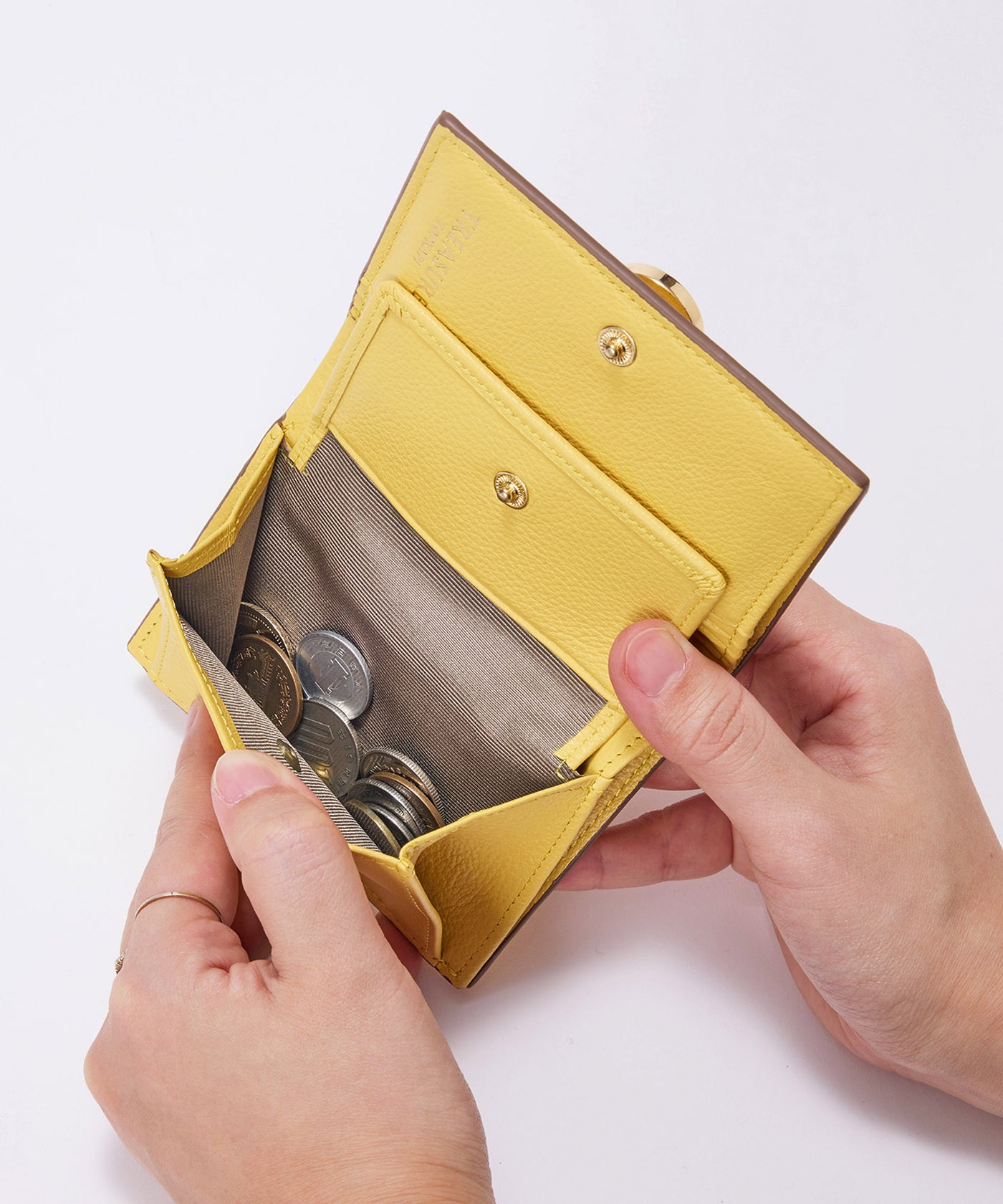 ソフトレザー ベルトデザイン 二つ折り財布 – TOPKAPI（トプカピ）