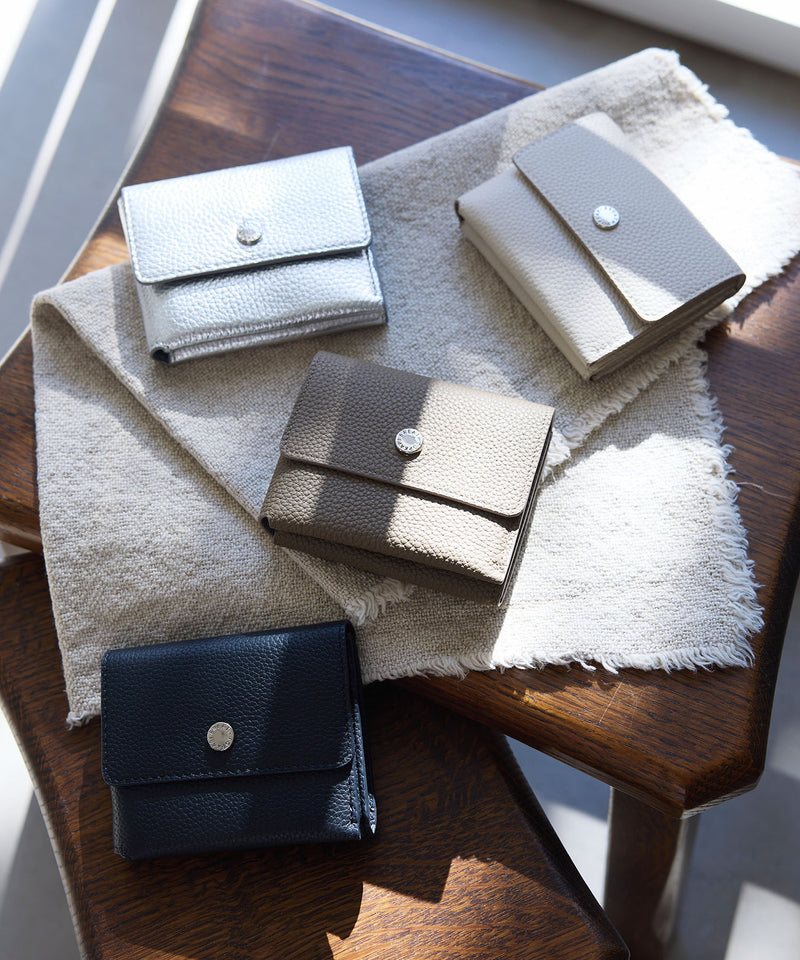 ELAN エラン シュリンクレザー 折り財布 /8ポケット/軽量 – TOPKAPI