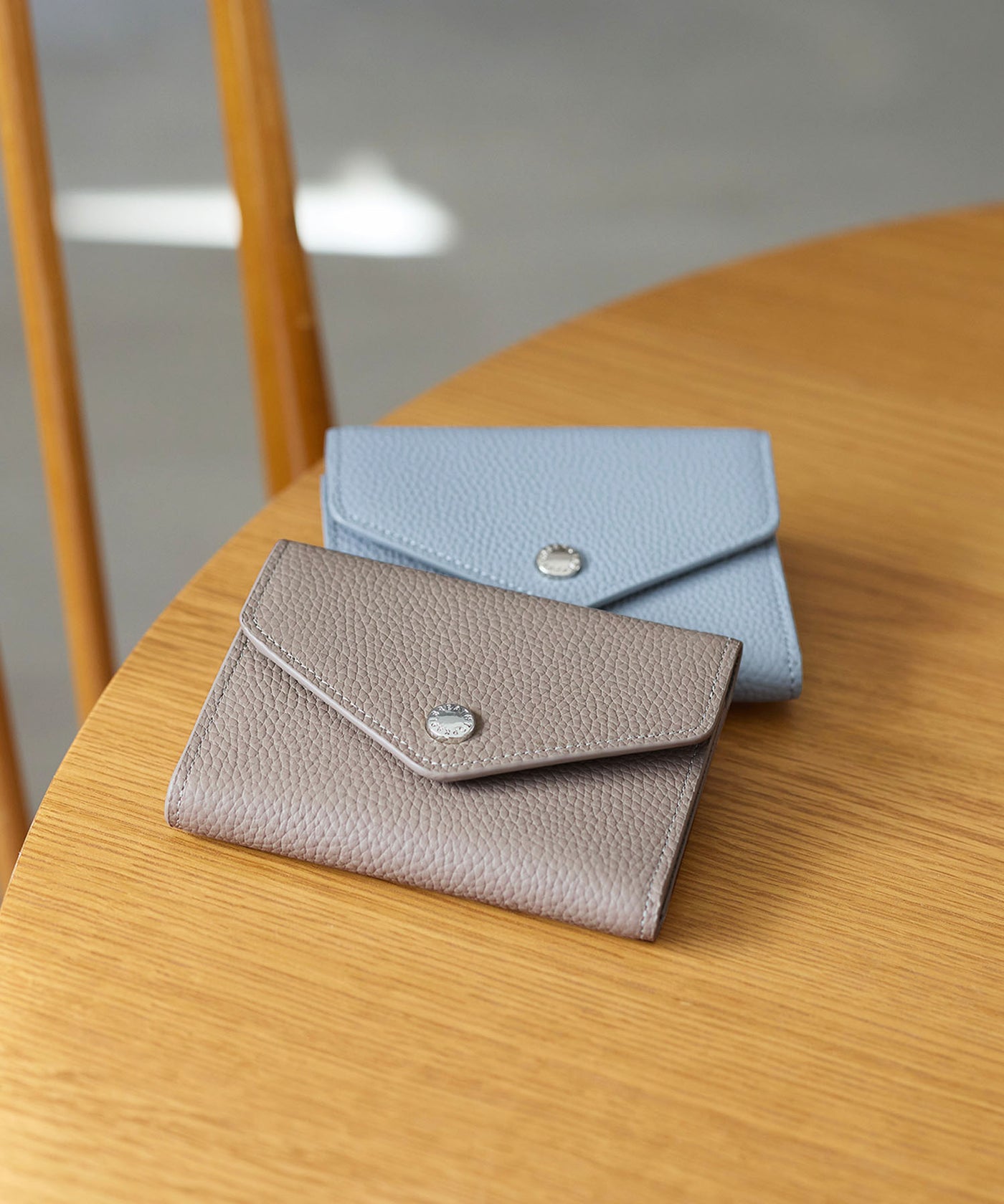 DUAL デュアル シュリンクレザー バイカラー 三つ折り 財布 薄型