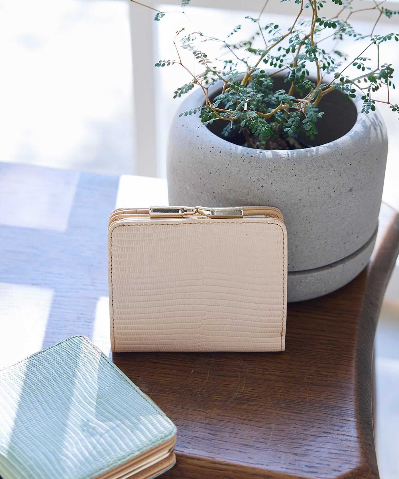 LUCIA ルチア イタリアンレザー リザード型押し がま口 二つ折り財布