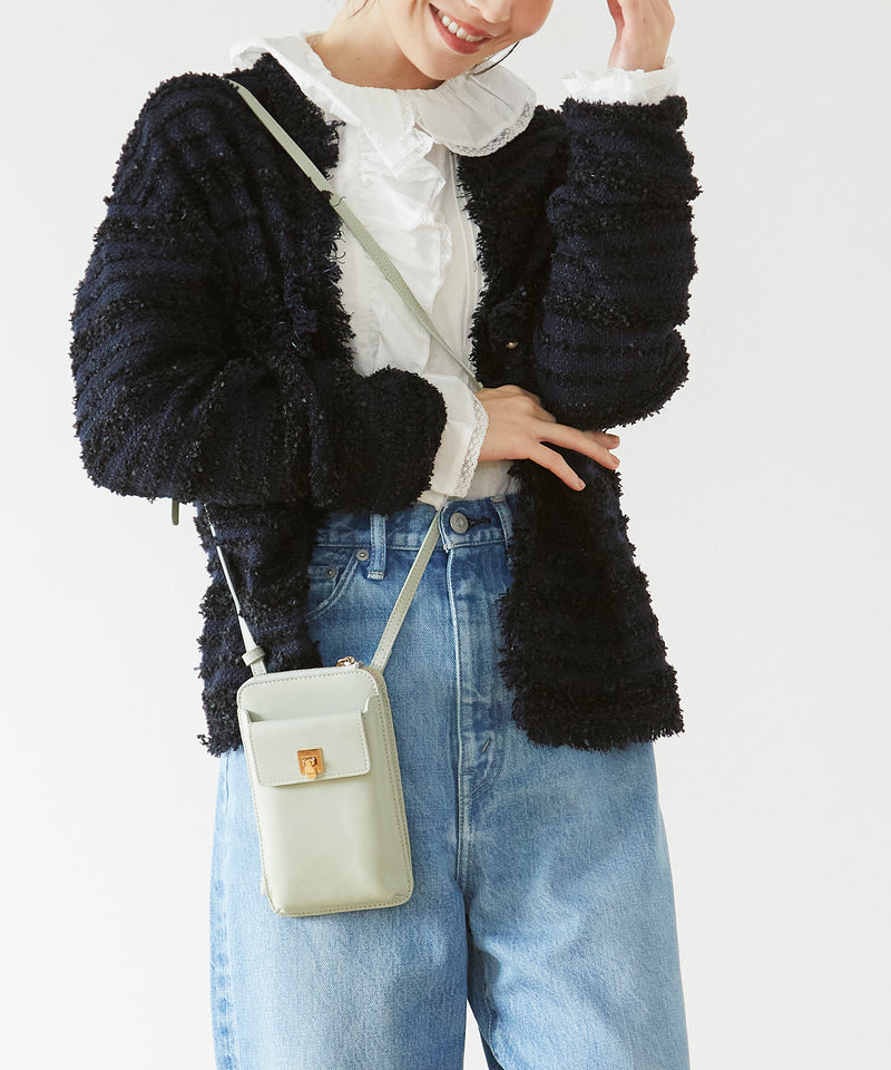 シュリンクレザー フラップ スマホショルダー